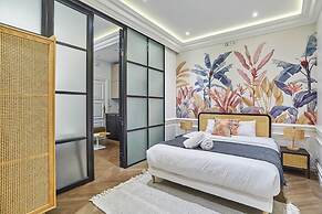 Superb Apartment Louvre Saint Honorer