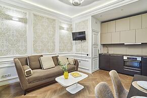 Superb Apartment Louvre Saint Honorer