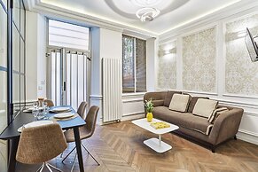 Superb Apartment Louvre Saint Honorer