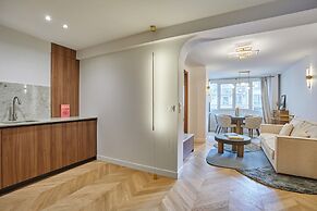 Apartment in the Center of Paris