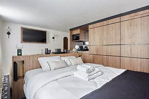 Magnificent New Studio Louvre Palais Royal