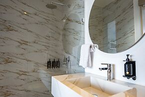 w Phenomenal Loft w Lovely Terrace in CTG