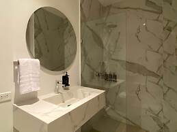 w Impeccable Loft w Charming Terrace in CTG