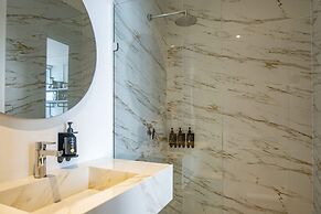 w Prestigious Loft w Modern Terrace in CTG