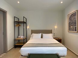 w Charming 2BR w Splendid Terrace in CTG