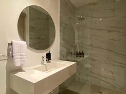 w Charming 2BR w Splendid Terrace in CTG