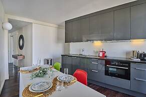 Sublime 2 Bedroom Flat Quai de Seine Eiffel Tower