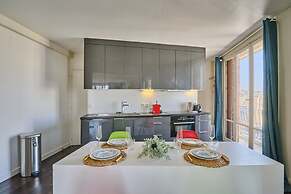 Sublime 2 Bedroom Flat Quai de Seine Eiffel Tower
