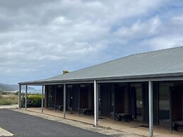 61 OCEAN ROAD MOTEL