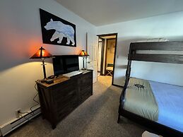 Beautiful Renovated 3br In Keystone 3 Bedroom Condo