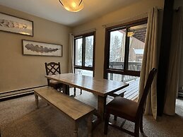 Beautiful Renovated 3br In Keystone 3 Bedroom Condo
