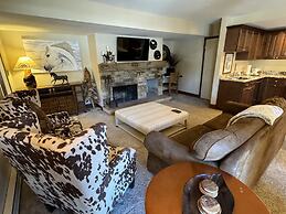 Beautiful Renovated 3br In Keystone 3 Bedroom Condo