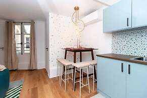 Sublime Apartment Center of Paris Le Marais