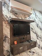 The FarmHouse Cafe & Lounge