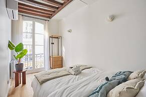 New Apartment Center of Paris Place de la Bourse