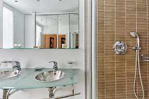 Superb Arc de Triomphe Apartment