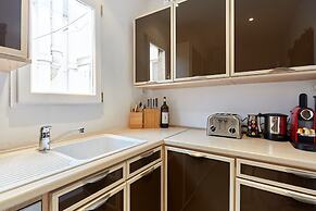 Superb Arc de Triomphe Apartment