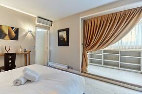 Superb Arc de Triomphe Apartment