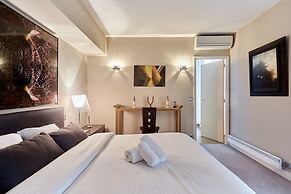 Superb Arc de Triomphe Apartment