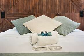 Sublim and New Studio Moulin Rouge