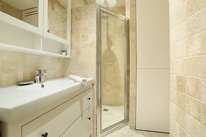 Charming Apartment Center of Paris