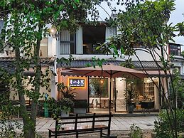 Castle peak yard Inn Guilin