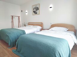 Castle peak yard Inn Guilin