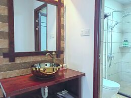 Castle peak yard Inn Guilin