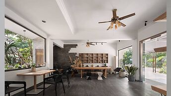 Castle peak yard Inn Guilin