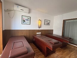 Castle peak yard Inn Guilin