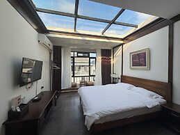 Castle peak yard Inn Guilin