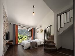 Castle peak yard Inn Guilin