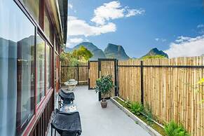 Castle peak yard Inn Guilin