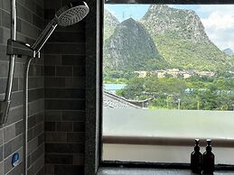 Castle peak yard Inn Guilin