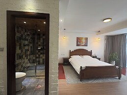 Castle peak yard Inn Guilin