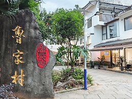 Castle peak yard Inn Guilin