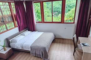 Castle peak yard Inn Guilin