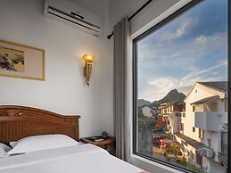 Castle peak yard Inn Guilin