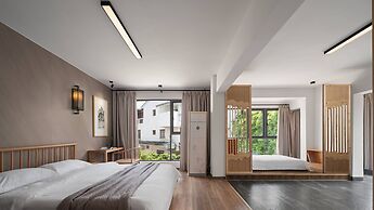 Castle peak yard Inn Guilin