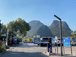 Castle peak yard Inn Guilin