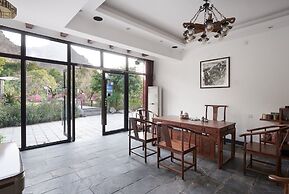 Castle peak yard Inn Guilin