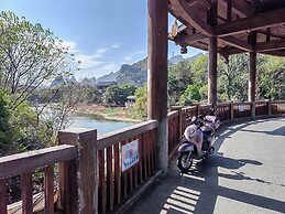 Castle peak yard Inn Guilin