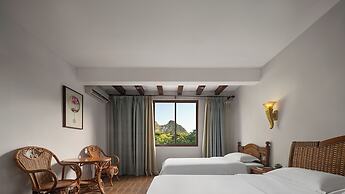 Castle peak yard Inn Guilin