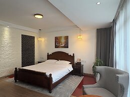 Castle peak yard Inn Guilin