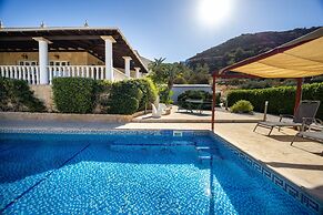 Pomos Harbour View Villa