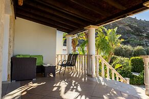 Pomos Harbour View Villa