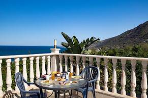 Pomos Harbour View Villa