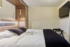 Magnificent New Studio Louvre Palais Royal