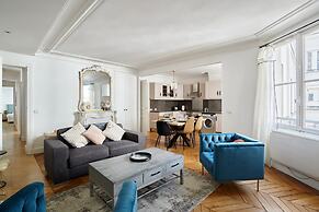 Sublime Appartement Champs Elysees