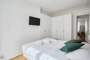Sublime Appartement Champs Elysees